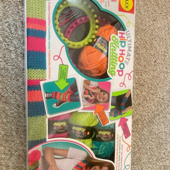 ALEX Toys Craft Ultimate Hip Hoop Knitting Kit - Picture 2 of 4